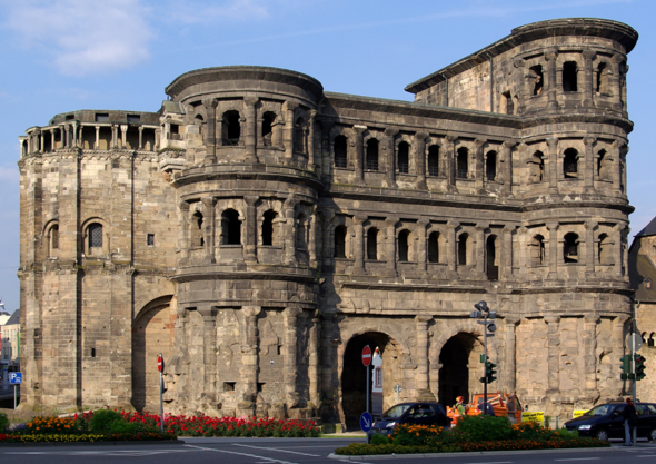 porta nigra, schwarzes Tor, 180 n.Chr. erbaut - (Deutschland, Reise, Stadt)