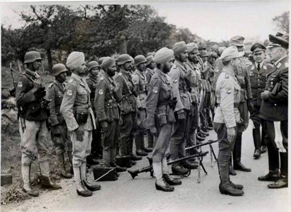  Legion „Freies Indien“ mit deutschen Führern in Frankreich, 1944 - (Krieg, Nazi)