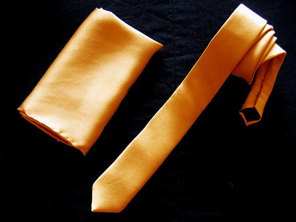 Krawatte aus Bio Seiden-Satin - (Kleidung, Chemie, Kleid)