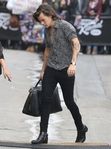 Harry Styles in St. Laurent Harness Boots - (Mode, Schuhe, Herrenmode)