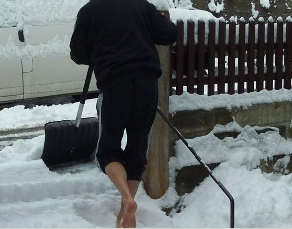 Kann ich im Winter barfuß zur schule gehen?