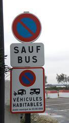 Schild: Saufbus - (schwerbehindert, VZ 286)