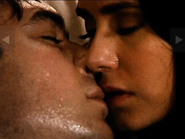 Der wann damon kuss elena ist erste von und Vampire Diaries