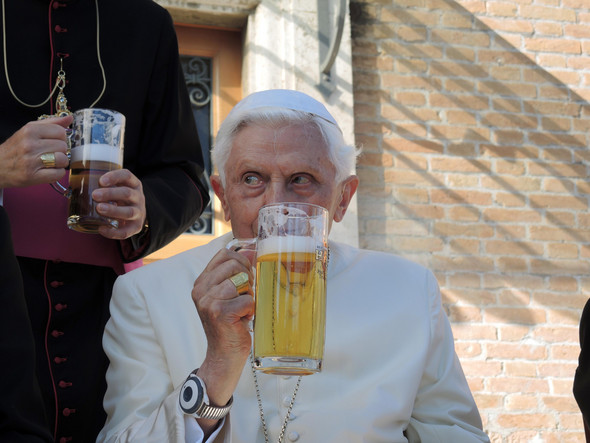 - (Rauchen, Benedikt XVI.)