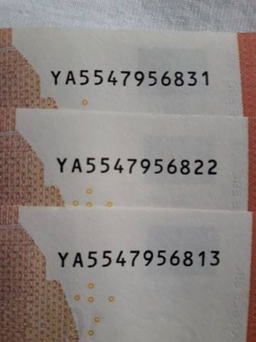 - (Geld, Wert, Geldschein)