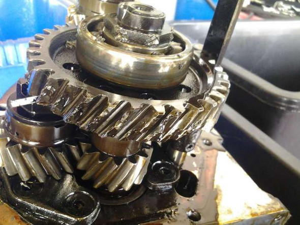 Wir Haben Einen Problem Mit Unser Getriebe Wollten Was Erledigen Und Plotzlich Hat Es Ein Komisches Gerausch Gemacht Beim Schalten Auto Auto Und Motorrad
