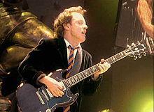 Angus Young (Lead Gitarrist) - (Musik, Song, Band)