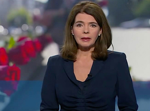 Wie Heisst Die Nachrichtensprecherin Auf Ard Oder Zdf Mit Braunen Haaren Und Braunen Augen Um Die 50 Fernsehen