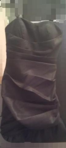 sieht hier etwas dunkel aus, wegen dem licht aber naja :) - (Kleid, Hochzeit)
