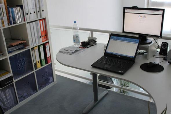 Galant Schreibtisch in weiß und mit T-Beinen - (Möbel, Einrichtung, IKEA)