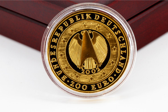 - (Wirtschaft und Finanzen, verkaufen, Gold)