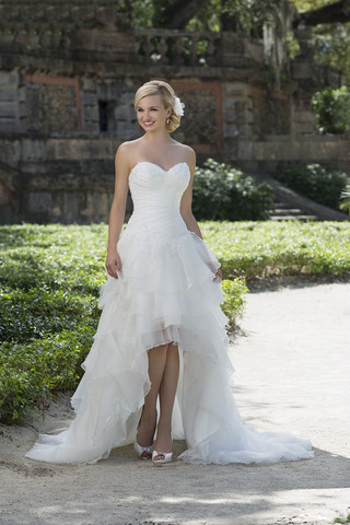 Suche Ein Bestimmtes Hochzeitskleid Beinfrei Hochzeit Brautkleid