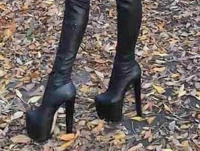 Warum Ziehen Frauen High Heels An Schuhe