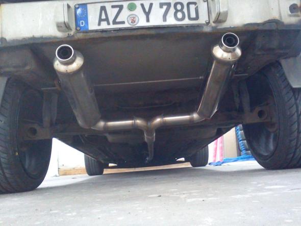 - (Auto, Auspuff)