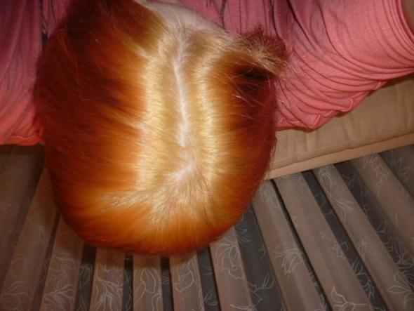 - (Haare, Friseur, Haarfarbe)