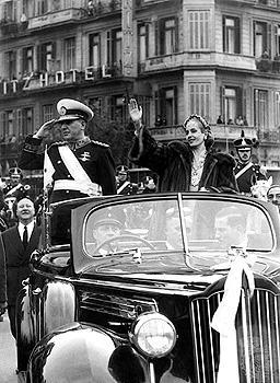 Eva und Juan Peron nach seiner Wiederwahl 1952, sie ist bereits todkrank - (Politik, Geschichte, Diktatur)