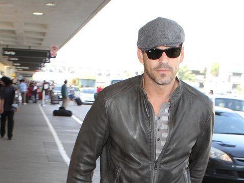 Eddie Cibrian mit Schiebermütze - (Farbe, Beige)