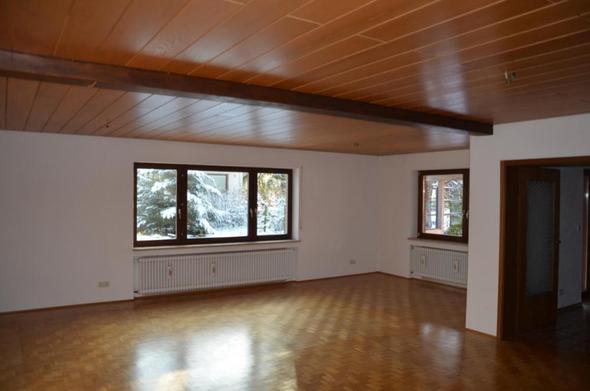 Frage an Maler und Anstreicher- Wie kann ich diese Holzdecke weiß