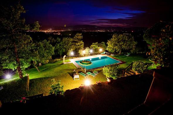 Blick von der Terrasse über den Pool ins Chianti - (Ausland, Hochzeit, heiraten)