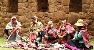 Q'eros, Nachfahren der Inkas, bei einer Zeremonie in Tipon 2011 - (Geschichte, Kultur)