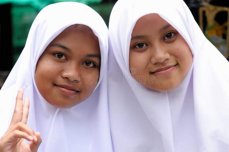 Wieso sehen Indonesier so ähnlich aus wie Chinesen? (Menschen, China, Asien)