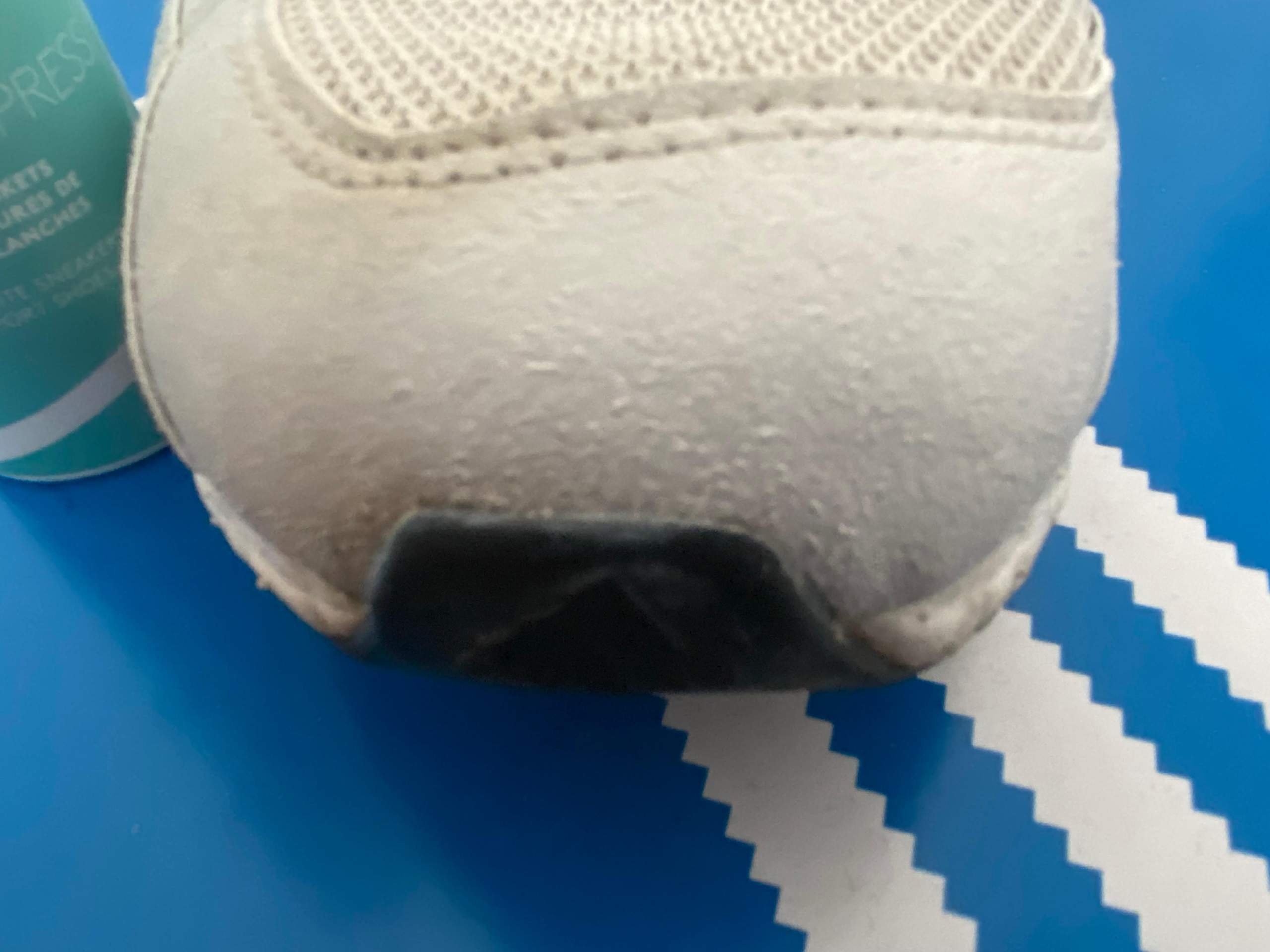 Plötzlich gelbe Flecken auf Schuhen? (Schuhe, Sneaker, Nike Air Jordan 1)