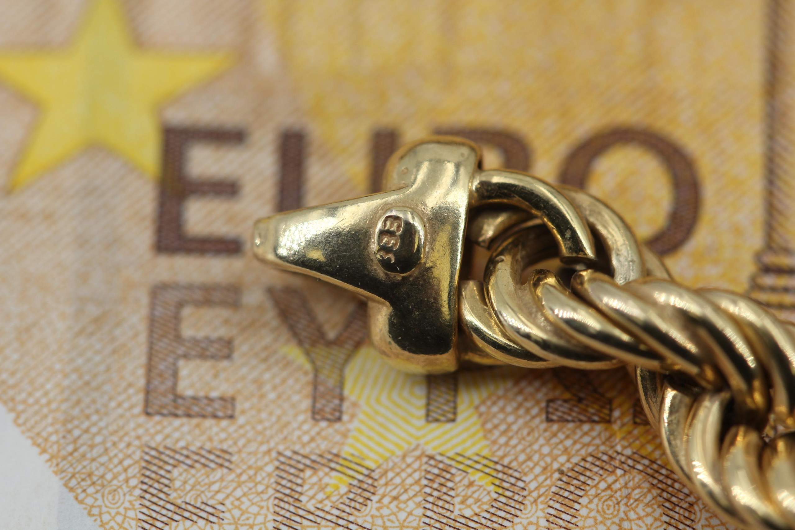 wieviel bekommt man für 34 gr 333 altgold? (Geld, Schmuck, Gold)