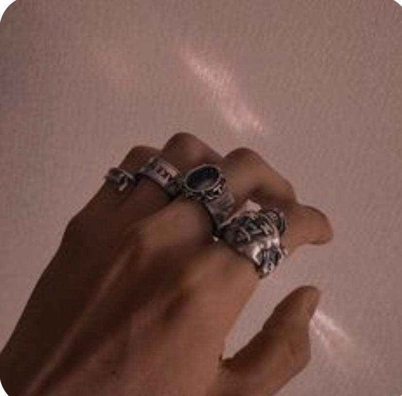 Wie findet ihr es wenn Männer Ringe tragen? (Frauen, Kleidung, Mode)