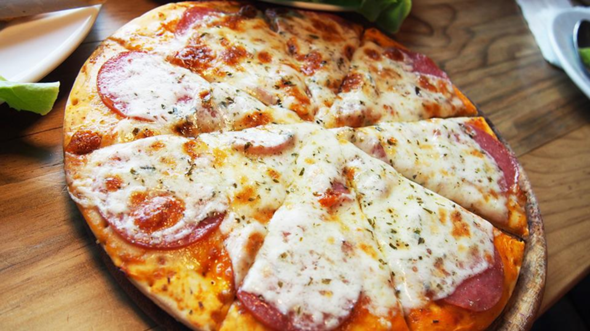  - (Ernährung, Essen, Pizza)