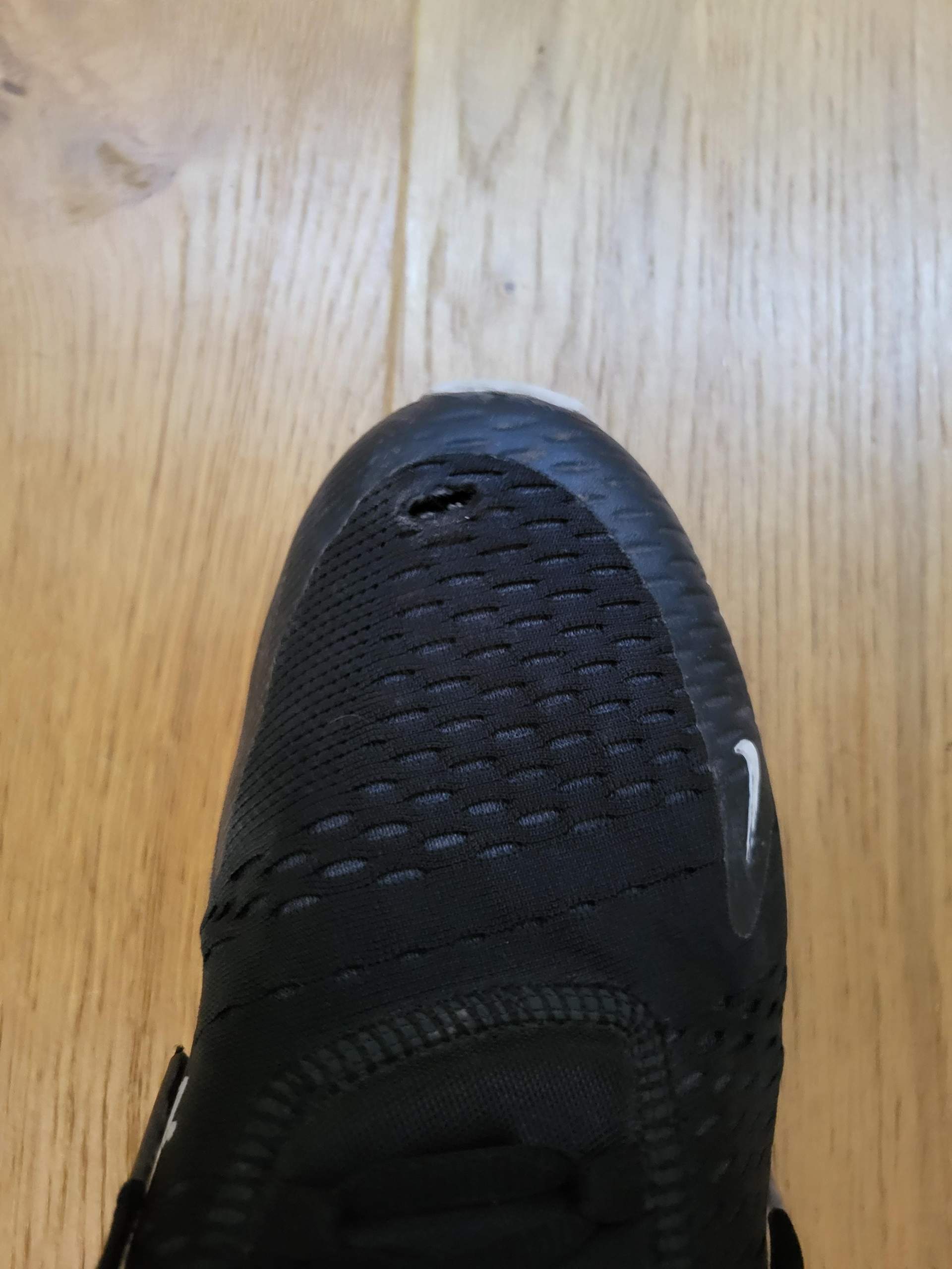 Nike Air Max Loch In Der Sohle Wer hat Erfahrung mit Nike Air Max 270? (Frauen, Mode, Schuhe)