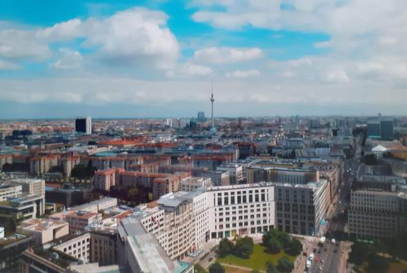 - (Urlaub, Reise, Berlin)