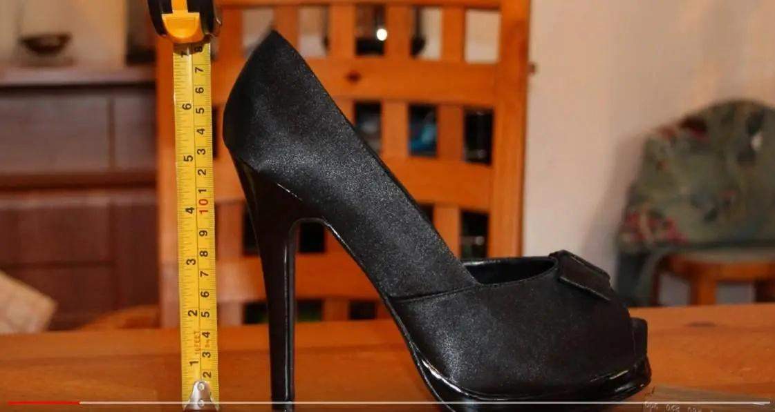 Wie groß ist man mit Heels, die 19 cm Absatz