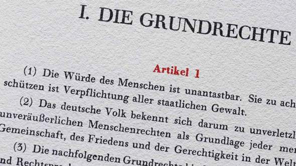 - (Politik, Deutschland, Gesellschaft)