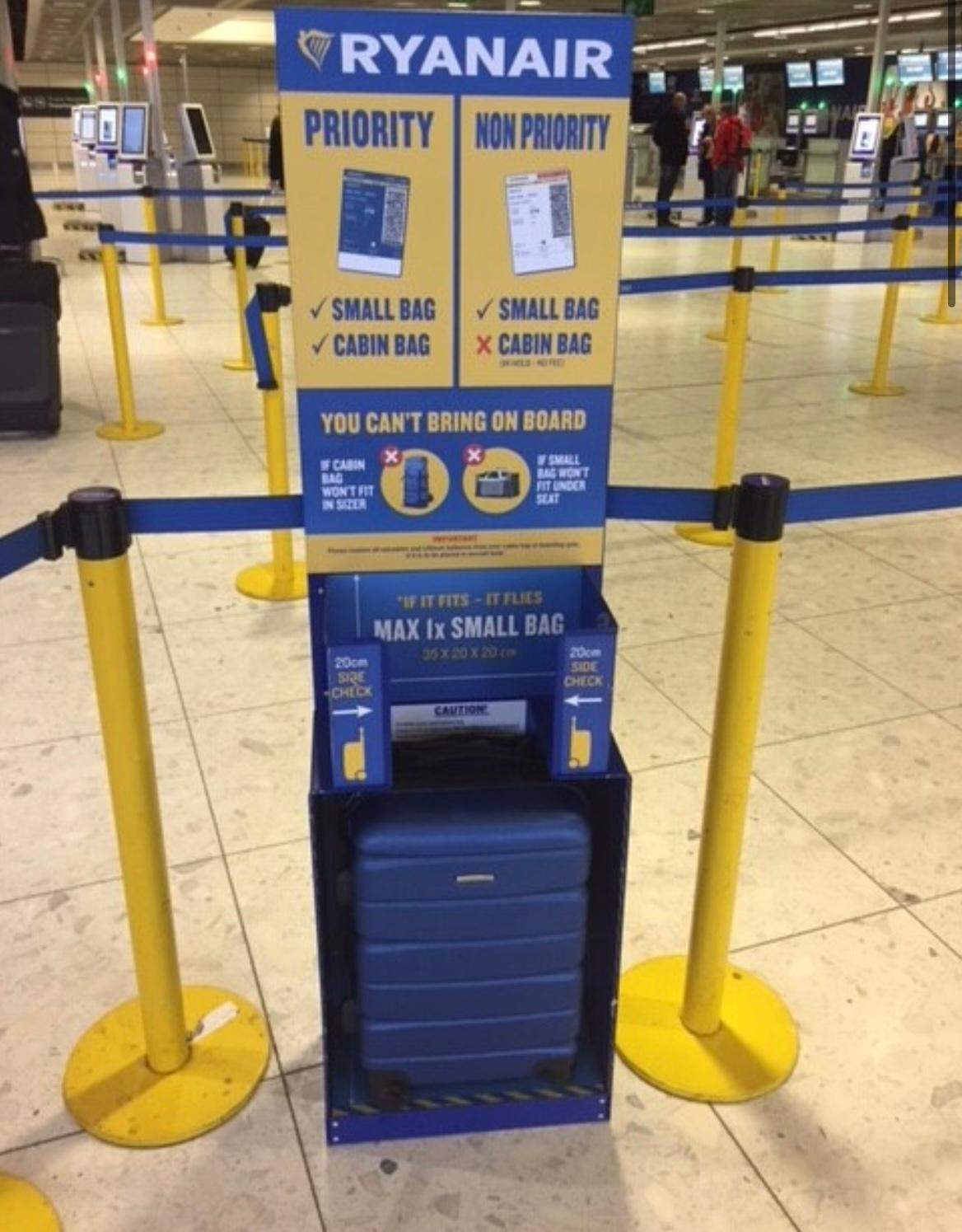 Ryanair Gepäck Kulanz? (Reisen und Urlaub, Flugzeug, Flughafen)