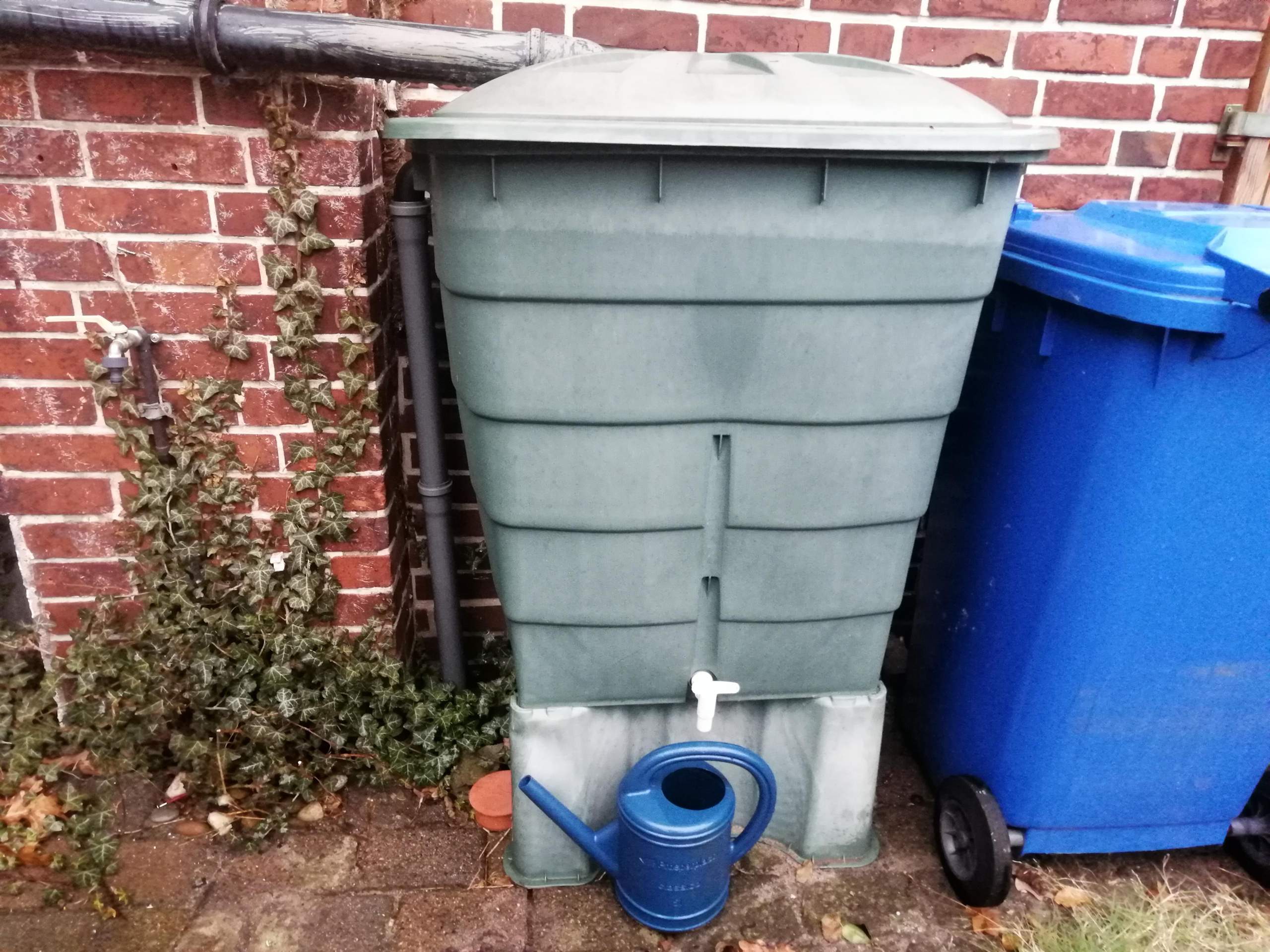 Regentonne an Dachrinne anschließen?