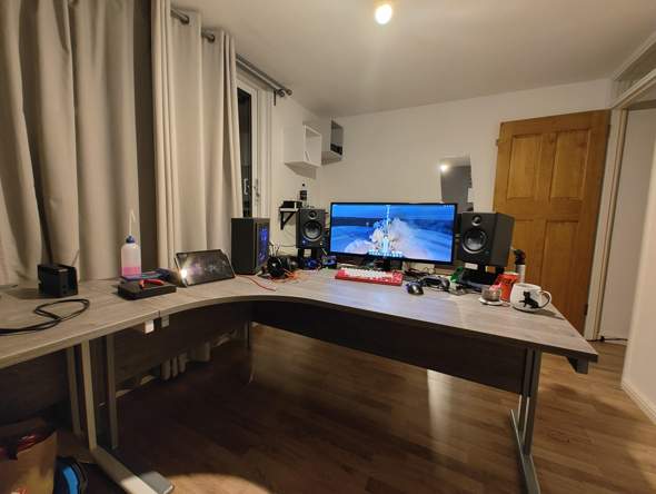 Welchen Tisch findet ihr persönlich besser? (PC, Gaming, Möbel)