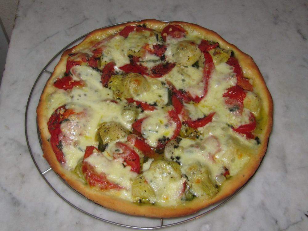 Pizza mit frischen Tomaten? (kochen, Rezept, Gemüse)