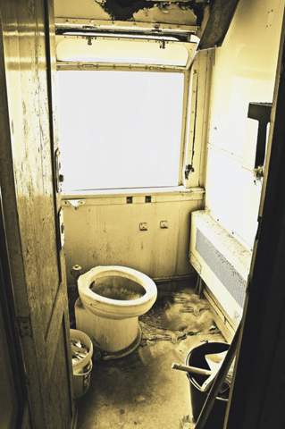  - (Toilette, U-Bahnhof)