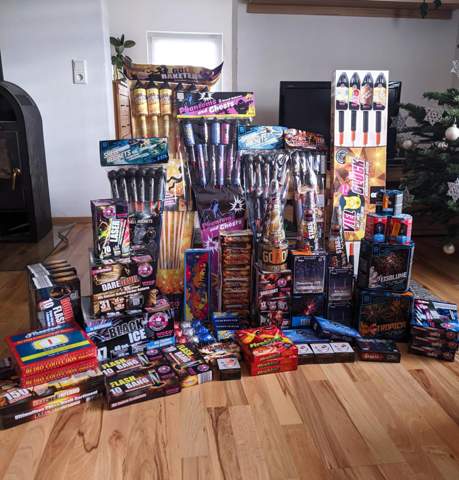 - (Party, Silvester, Feuerwerk)