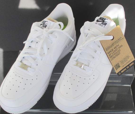  - (eBay, Sneaker, Nike Air Force 1)