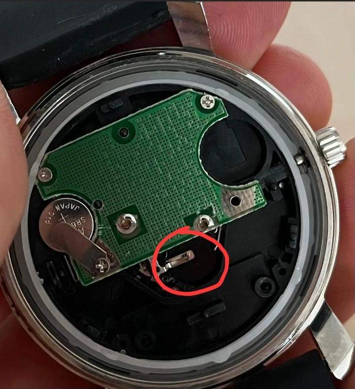 An UhrenExperten Batterie wechseln oder fehlt etwas? (Uhr, Armbanduhr, Uhrwerk)