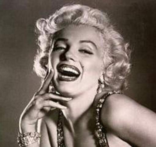  - (Computer, Stars, Marilyn Monroe)