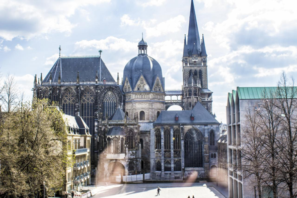 - (Deutschland, Köln, Aachen)