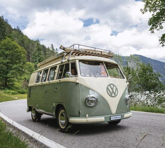 - (Auto, Fahrzeug, Sportwagen)