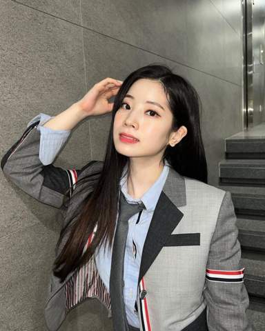 - (K-Pop, Sänger, Pop)
