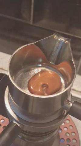 - (Getränke, Kaffee, Zucker)