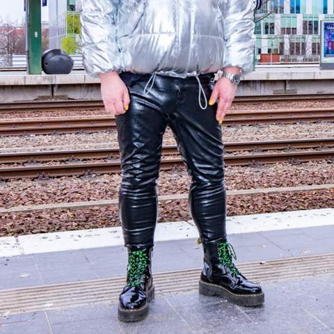 - (Jungs, Männer, Kleidung)