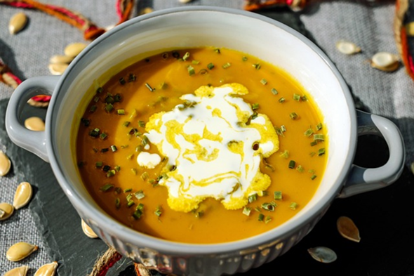 - (Suppe, Kürbis, Kürbissuppe)