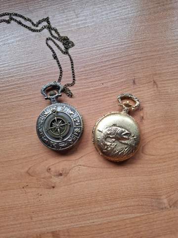 - (Frauen, Attraktivität, Uhr)