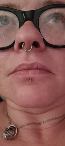 - (Piercing, Septum-Piercing)